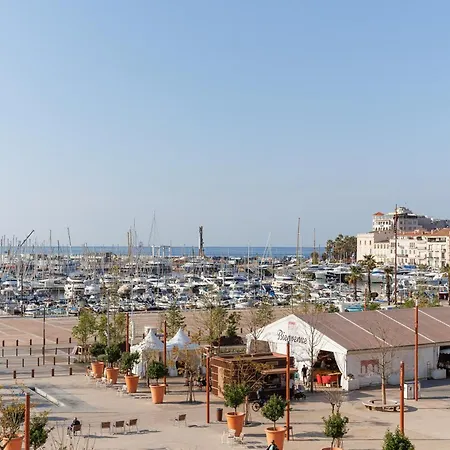 Rosa Blu Yourhosthelper *